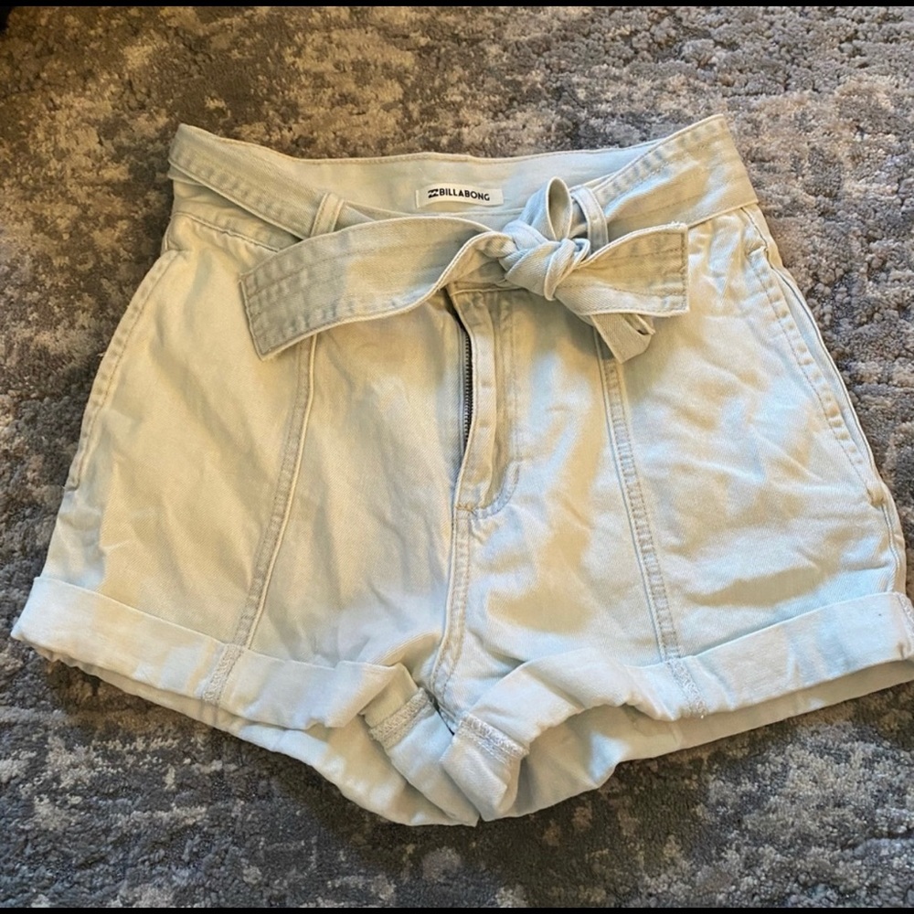 {Billabong} Tie Waist Shorts